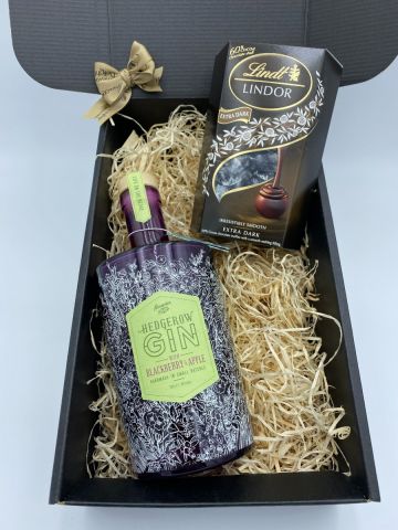 Hedgerow Blackberry & Apple Gin with a box of Belgian Lindt Chocolate, Extra Dark
