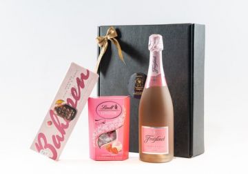Christmas Black Gift Box of Freixenet Brut Rose Sparkling Wine with Choco Collection